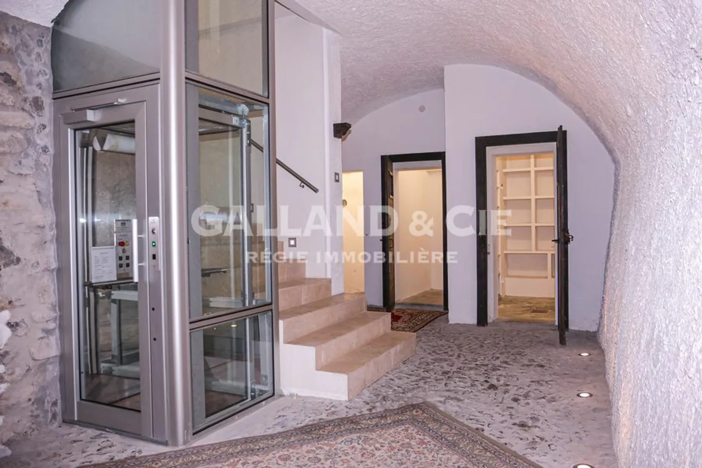Wunderschönes, vollständig renoviertes Dorfhaus mit 6½ Zimmern - Foto 5 von 13