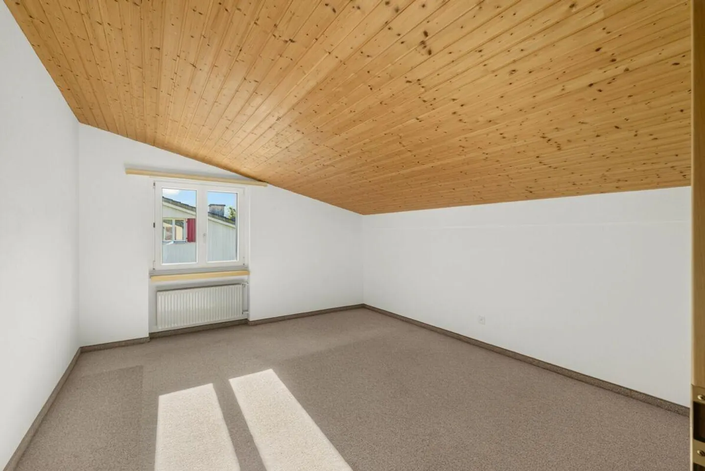 Familienglück mit Garten - grosszügiges Einfamilienhaus mit vielsei... - Photo 10 sur 15