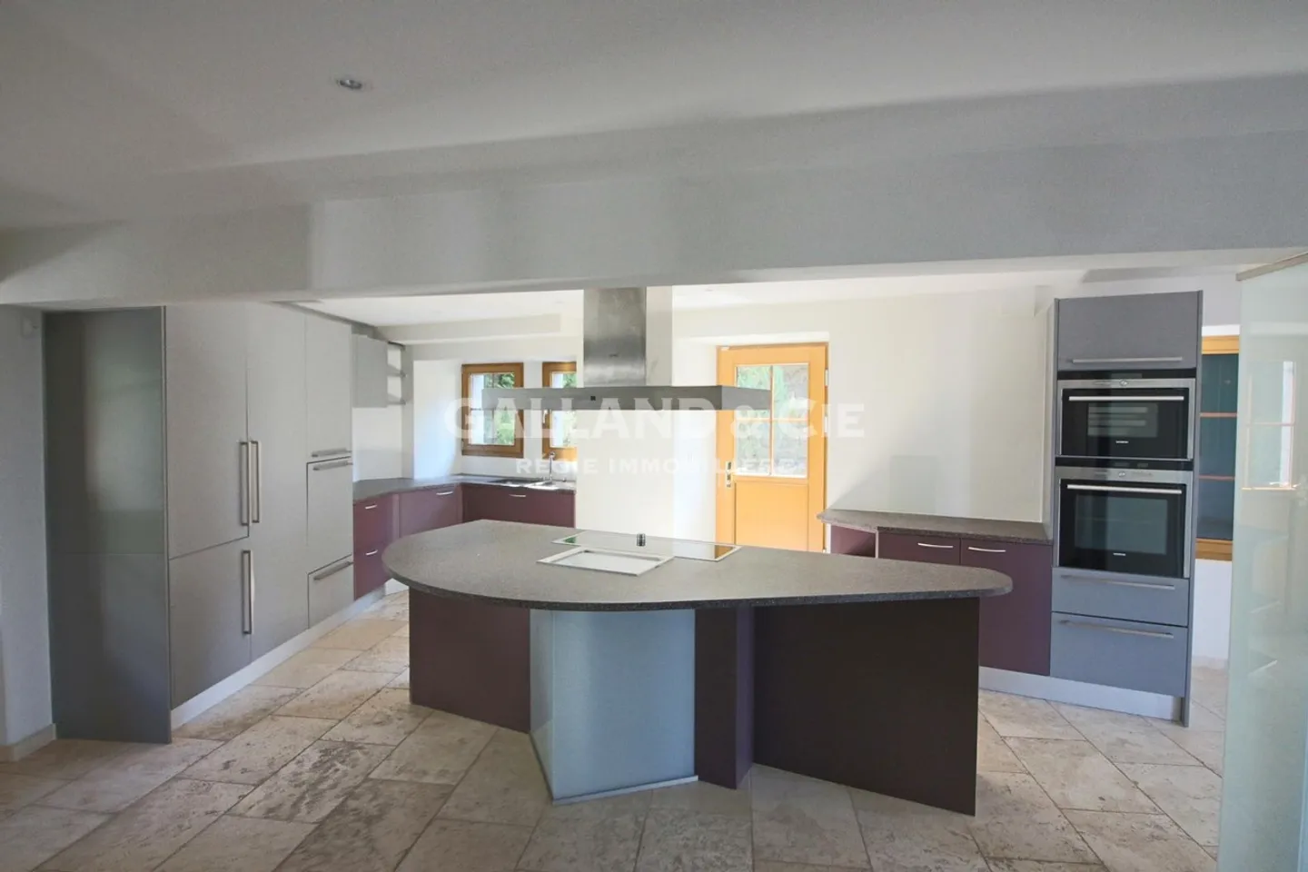 Wunderschönes, vollständig renoviertes Dorfhaus mit 6½ Zimmern - Foto 10 von 13