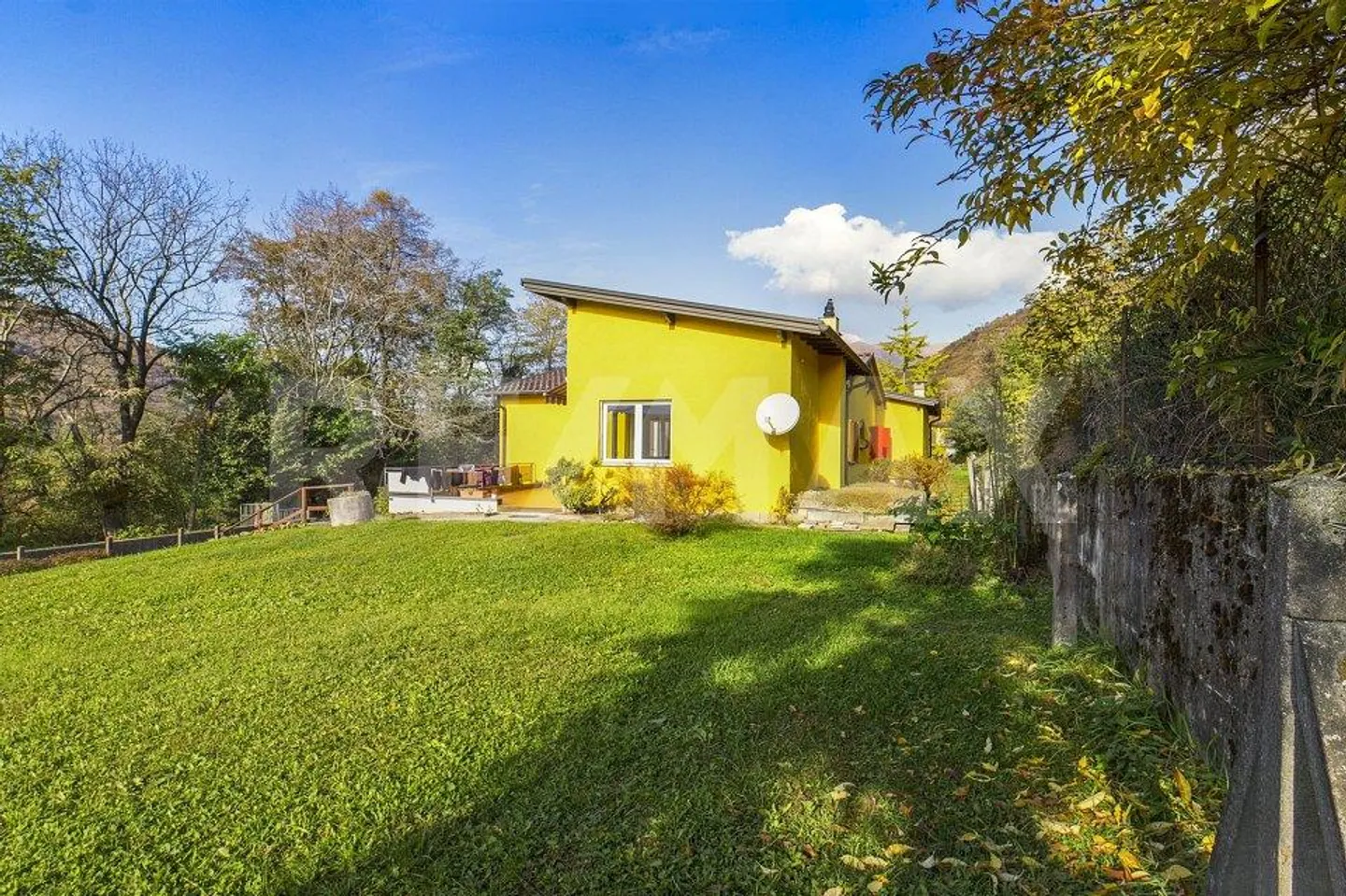 Mehrfamilienhaus mit drei separaten Wohnungen und Garten als Zweitwohnsitz - Foto 6 di 13