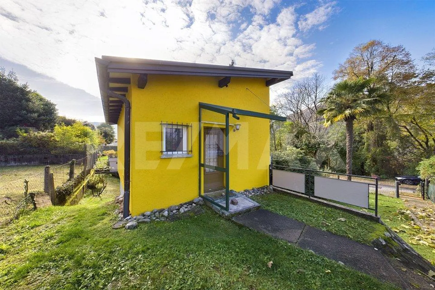 Mehrfamilienhaus mit drei separaten Wohnungen und Garten als Zweitwohnsitz - Foto 7 di 13