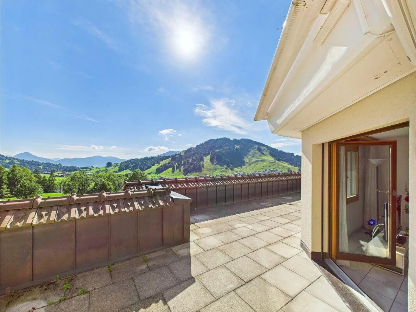 Terrace Apartment with Mountain Views - Photo 2 of 21