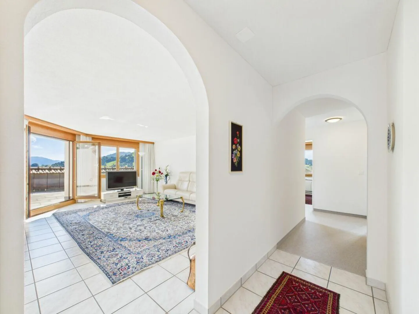 Terrace Apartment with Mountain Views - Photo 8 of 21