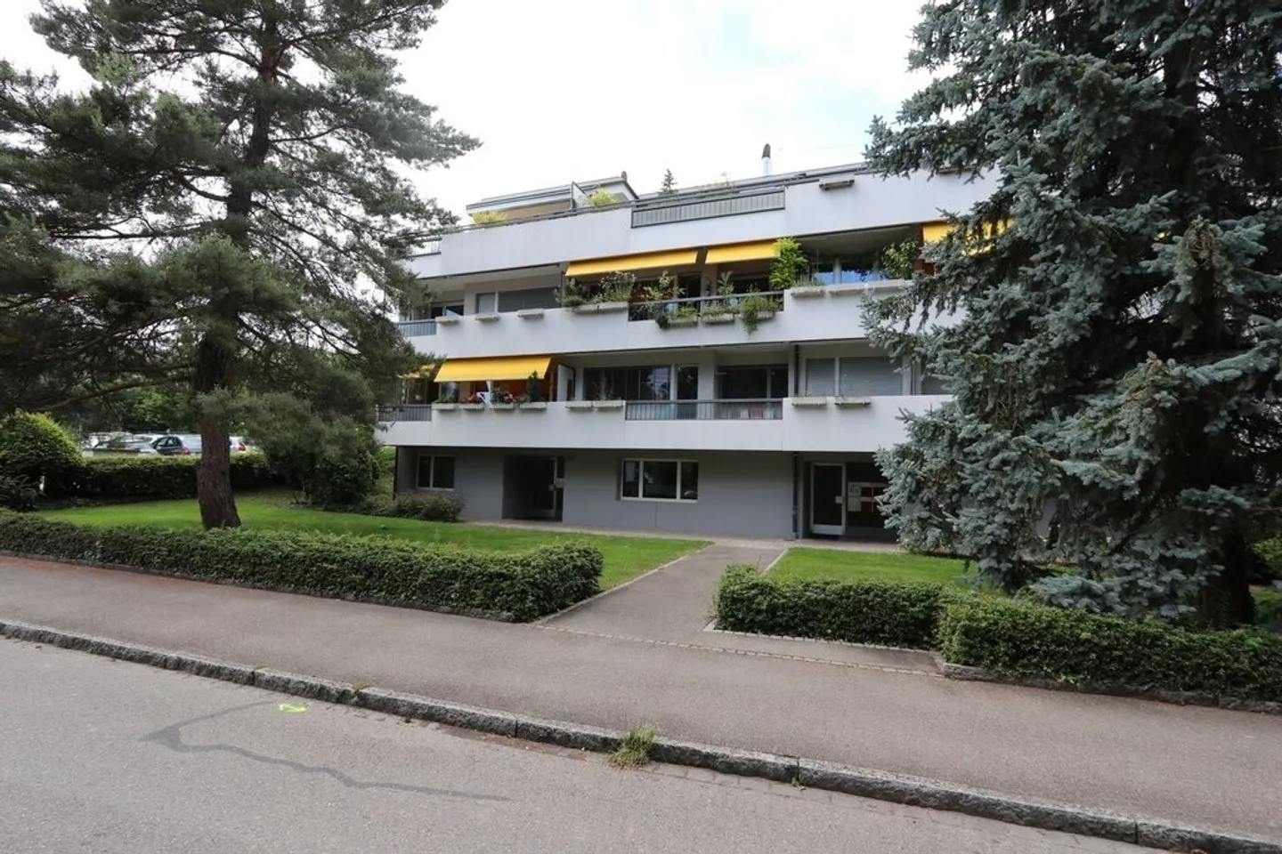 Property for rent - Photo 3 of 3