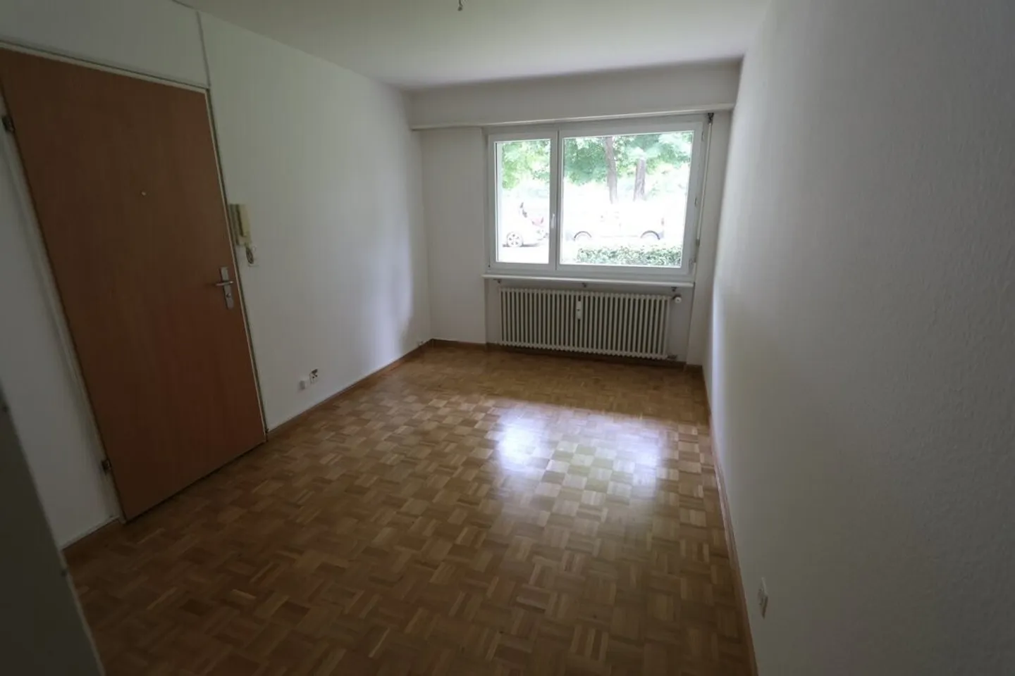 Property for rent - Photo 2 of 3