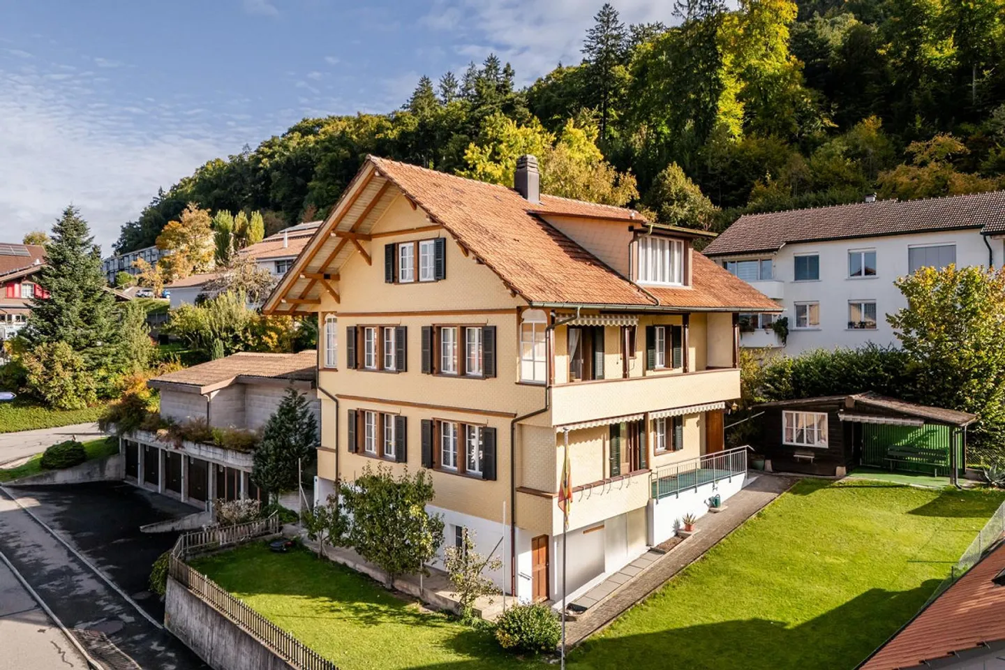 Casa trifamiliare con garage doppio a Heimberg! - Foto 2 di 13