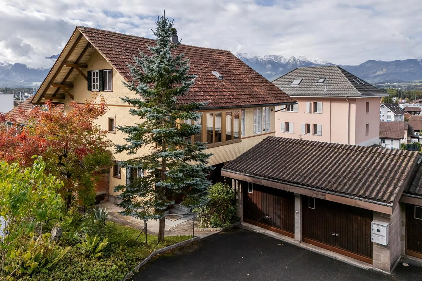 Casa trifamiliare con garage doppio a Heimberg! - Foto 3 di 13