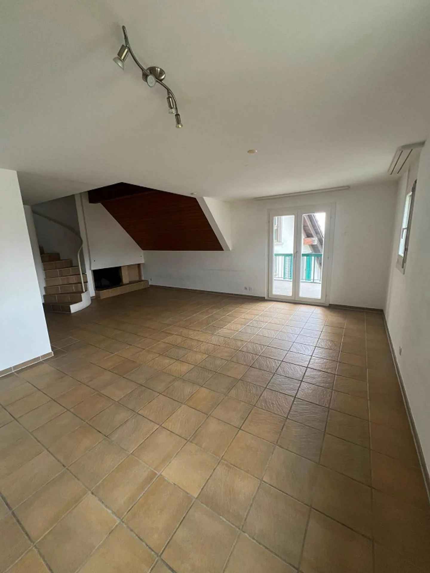 Appartamento 4.5 stanze in un quartiere adatto ai bambini - Foto 2 di 9