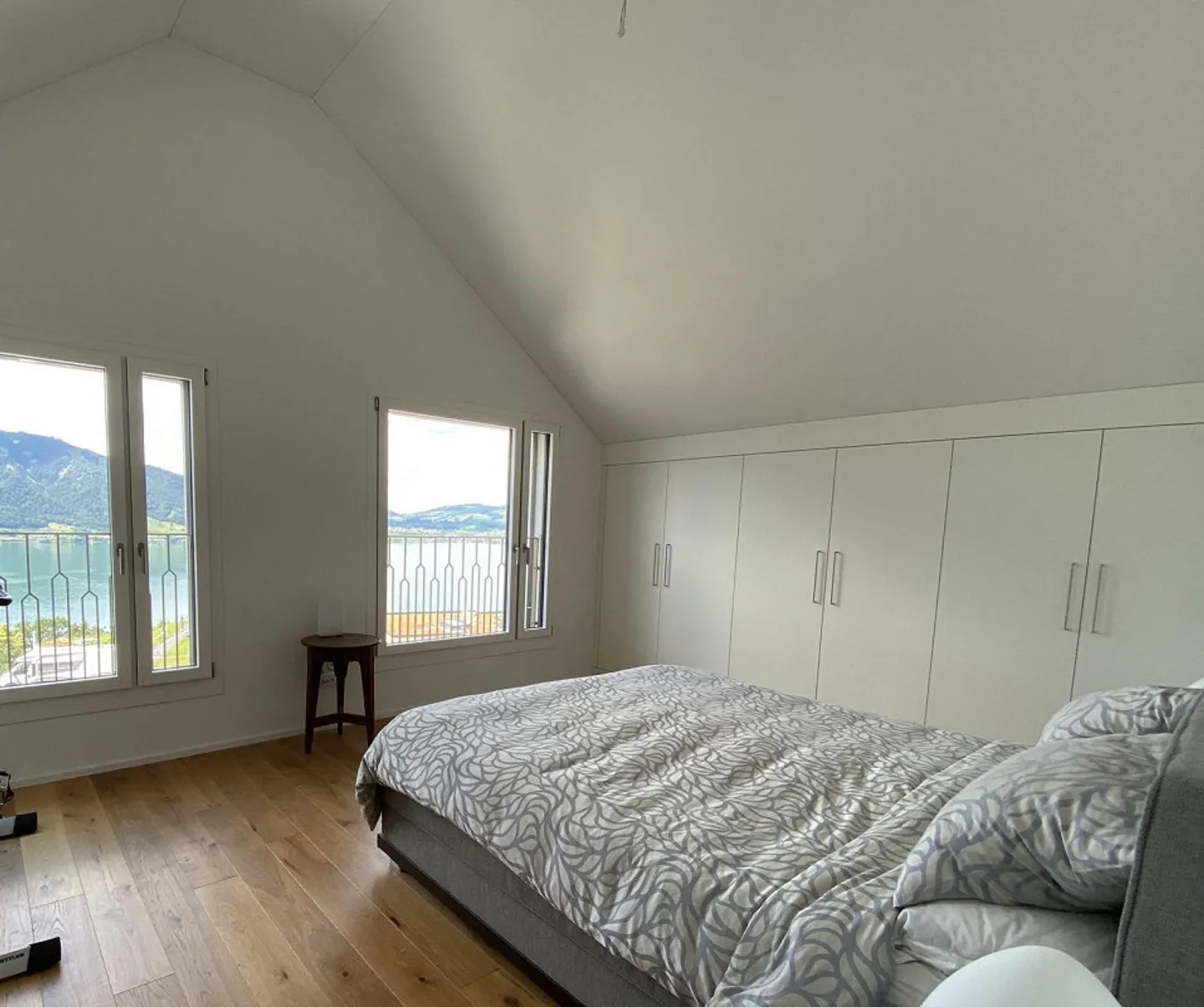 Exclusive 4.5-room maisonette apartment with unique views - Photo 4 of 7