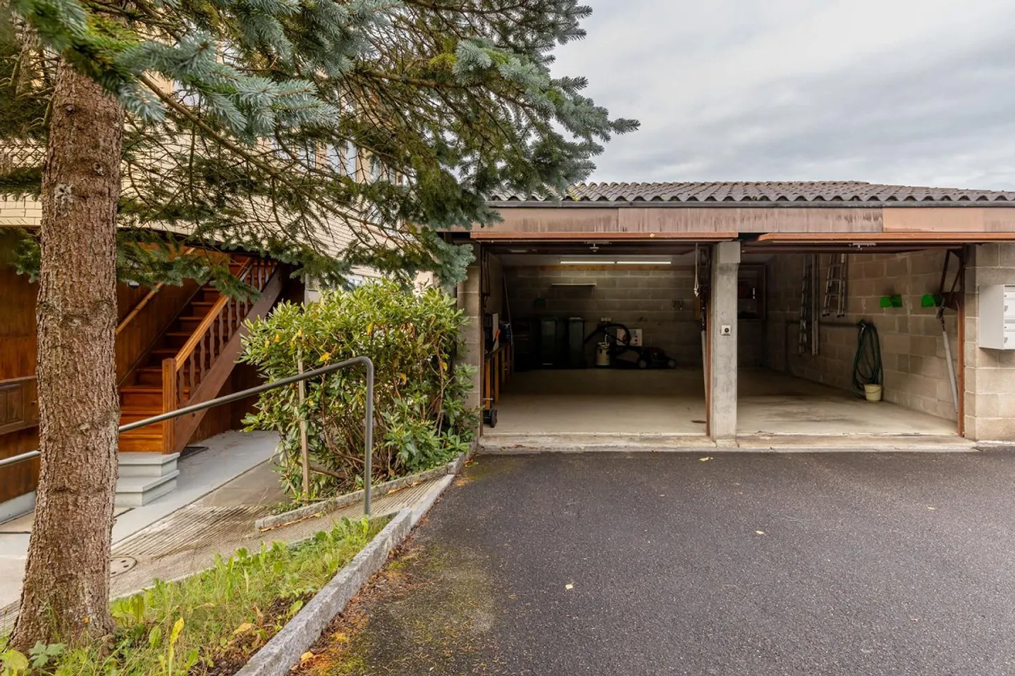 Casa trifamiliare con garage doppio a Heimberg! - Foto 4 di 13