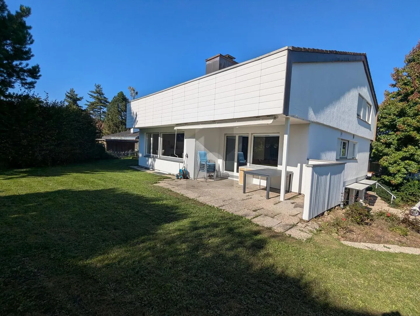 Geräumiges Familienhaus mit Garten - Foto 4 von 6