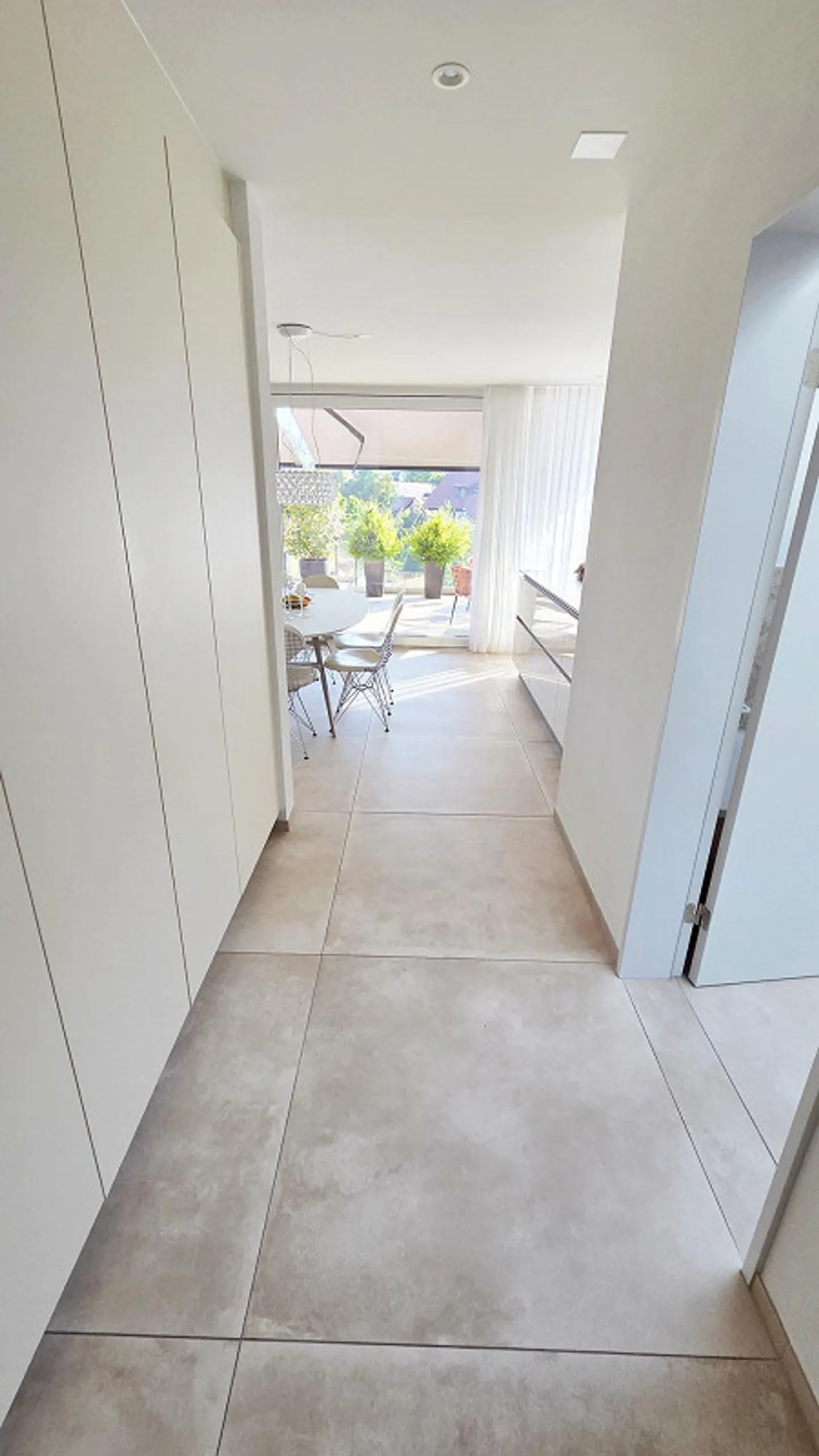 Aussergewöhnlich edle und neuwertige ATTIKA-Wohnung mit Alpensicht - Foto 7 von 19