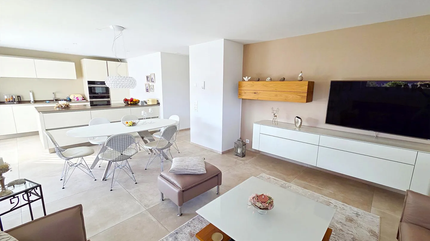 Aussergewöhnlich edle und neuwertige ATTIKA-Wohnung mit Alpensicht - Foto 11 von 19