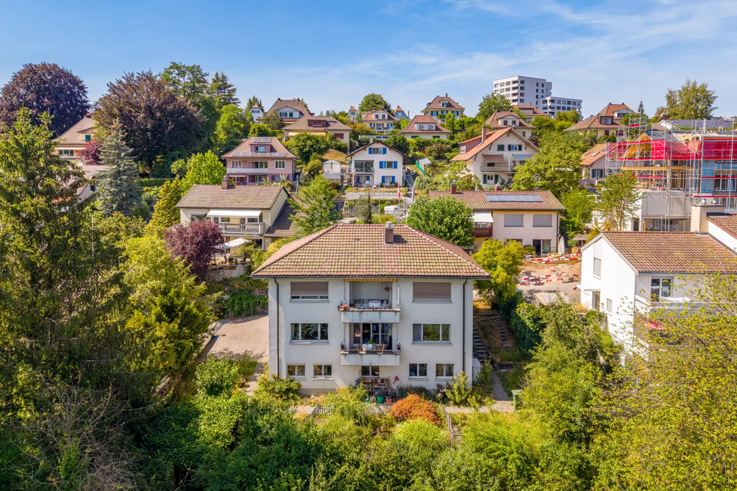 Zweifamilienhaus mit Gartenparadies und Entwicklungspotenzial - Photo 1 of 10