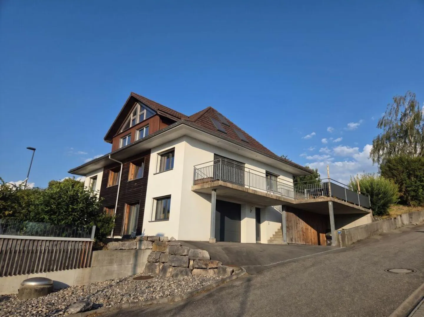 Maison de rêve presque neuve à Seedorf - Maison bifamiliale avec galerie et équipements de première classe - Photo 1 sur 4
