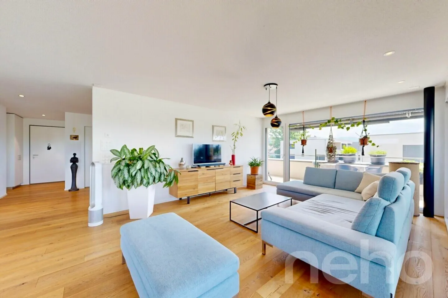 Exceptional penthouse with panoramic terrace between Fribourg and Bern - Photo 1 of 12