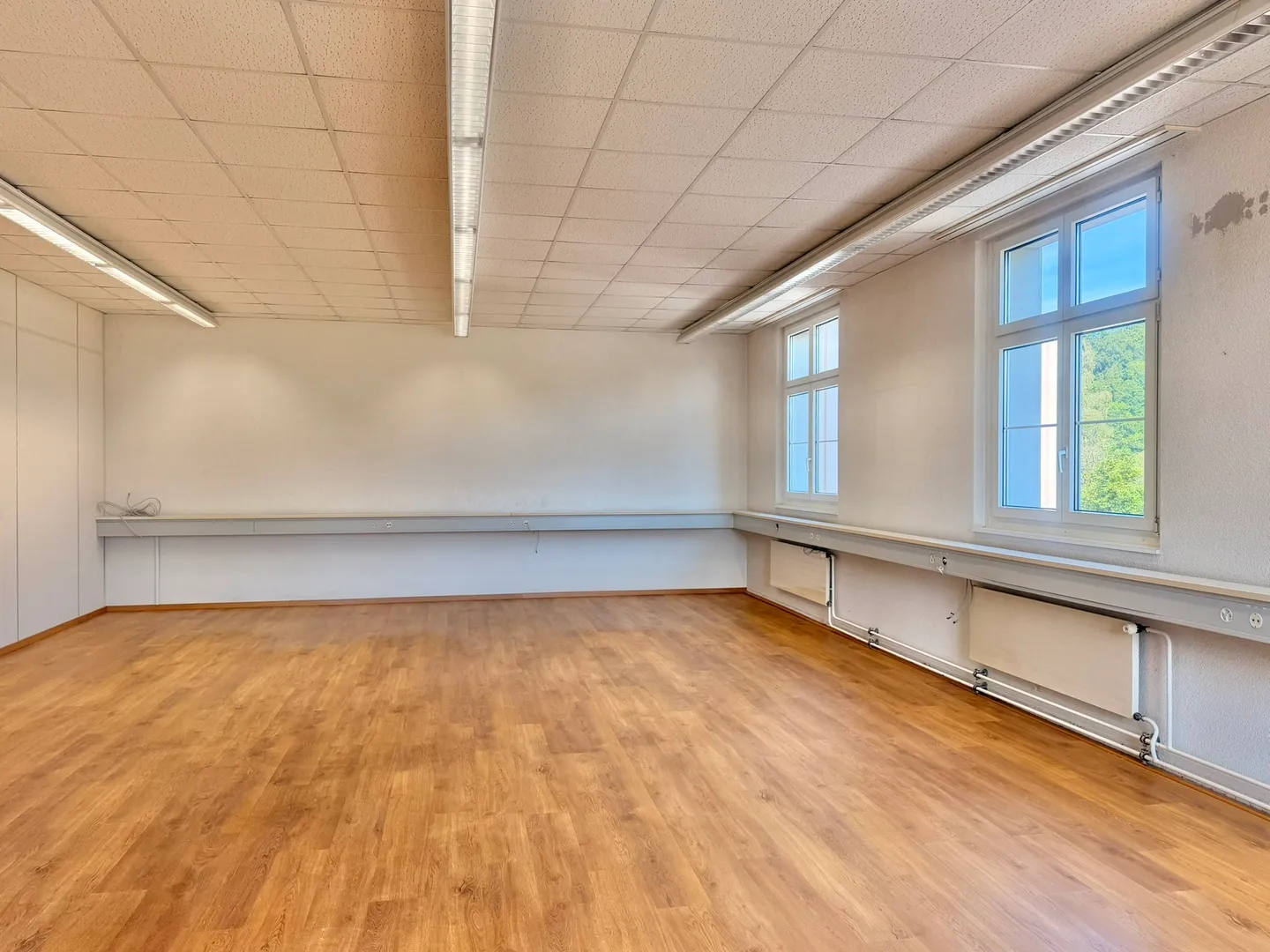 198 m² Bureaux dans un Emplacement Excellent - Photo 3 sur 9