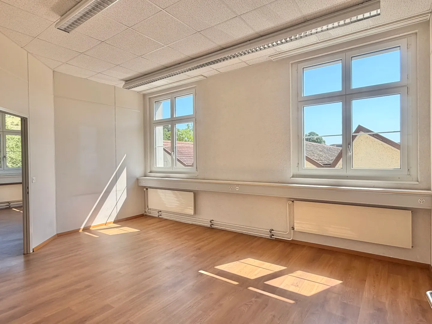 198 m² Bureaux dans un Emplacement Excellent - Photo 4 sur 9