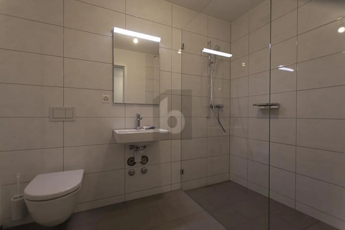 MODERNO, LUMINOSO PER FAMIGLIE E ESPATRIATI - Foto 4 di 6