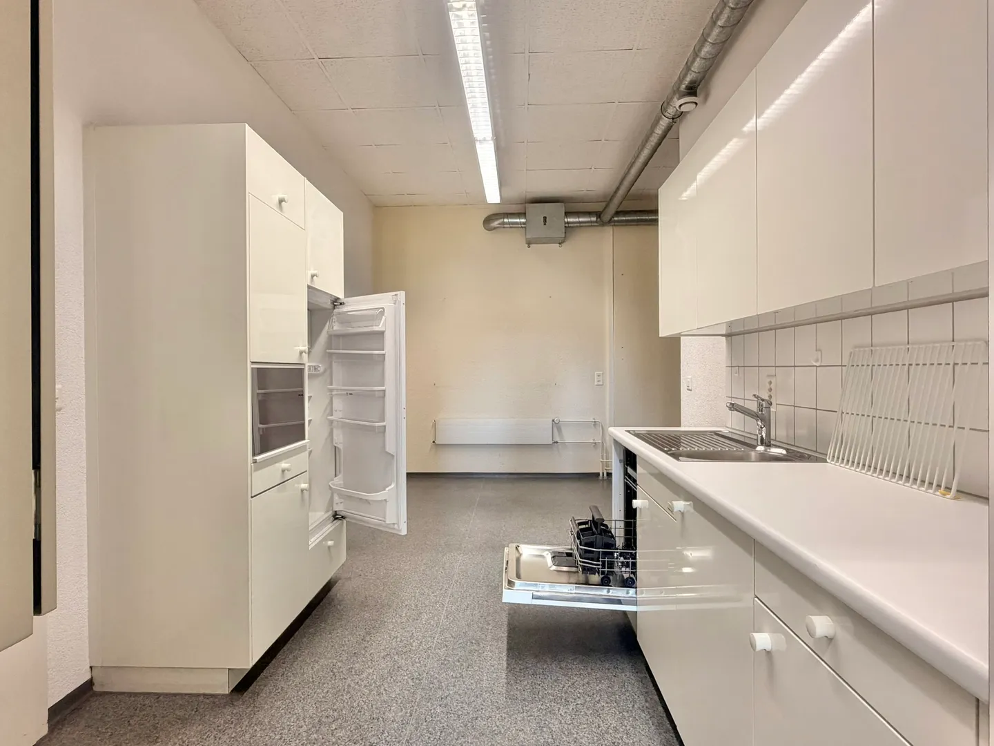 198 m² Bureaux dans un Emplacement Excellent - Photo 7 sur 9