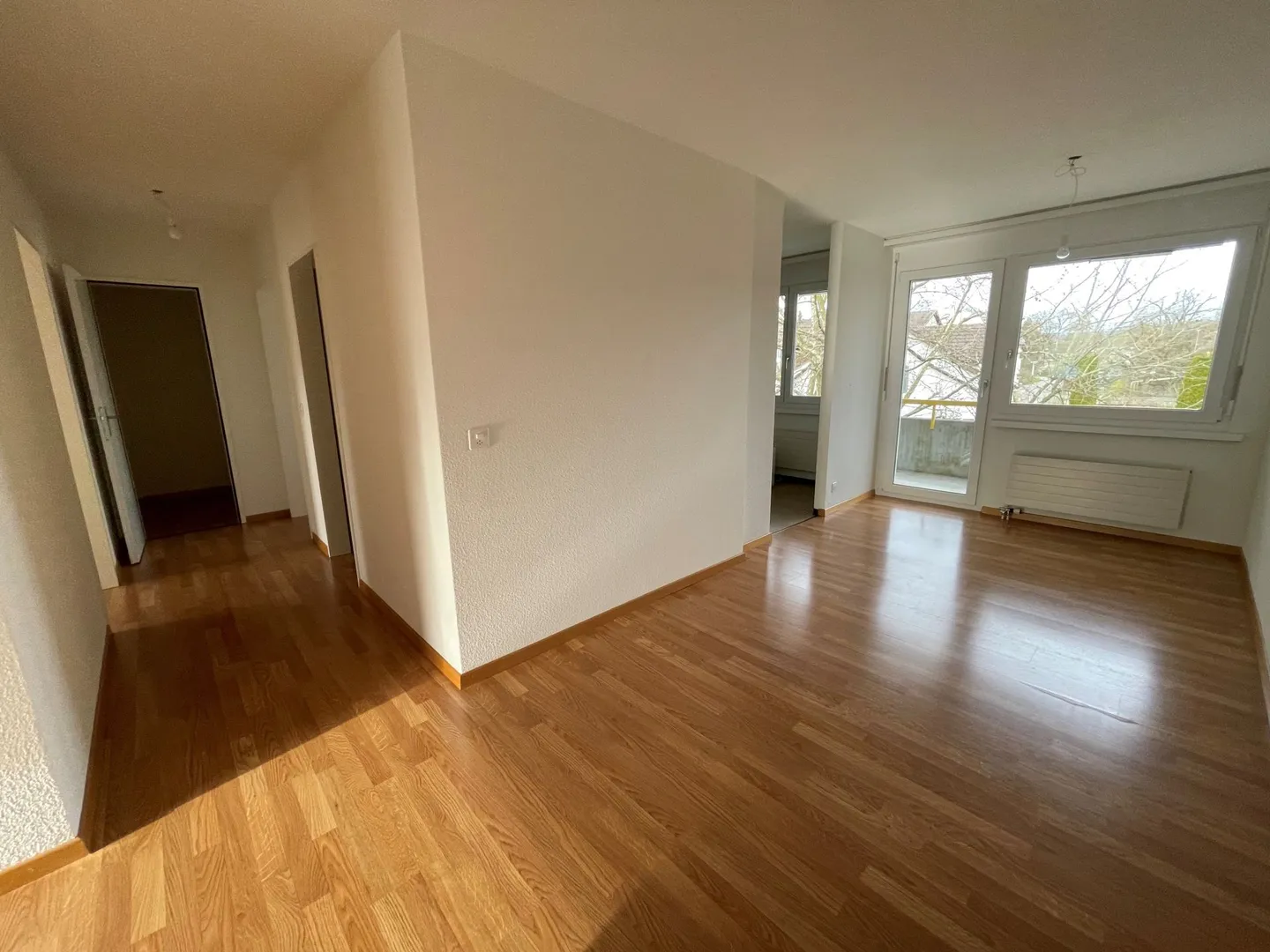 Ampio appartamento di 3,5 stanze con due balconi - Foto 5 di 10