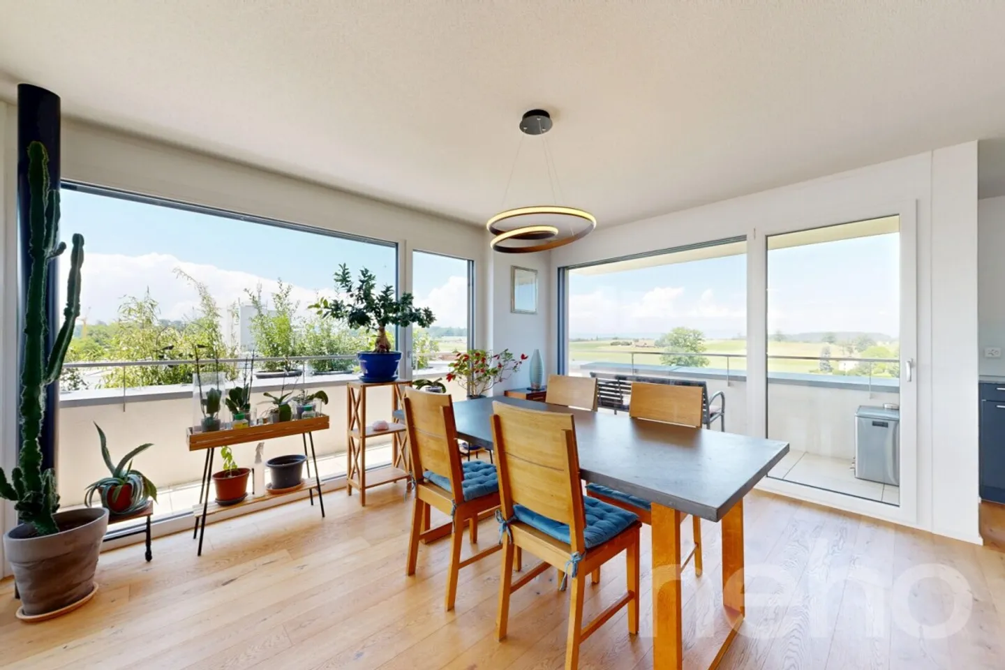 Exceptional penthouse with panoramic terrace between Fribourg and Bern - Photo 4 of 12