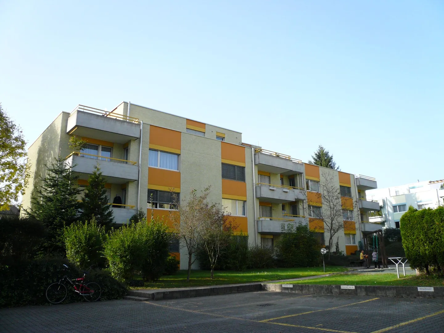 Ampio appartamento di 3,5 stanze con due balconi - Foto 9 di 10