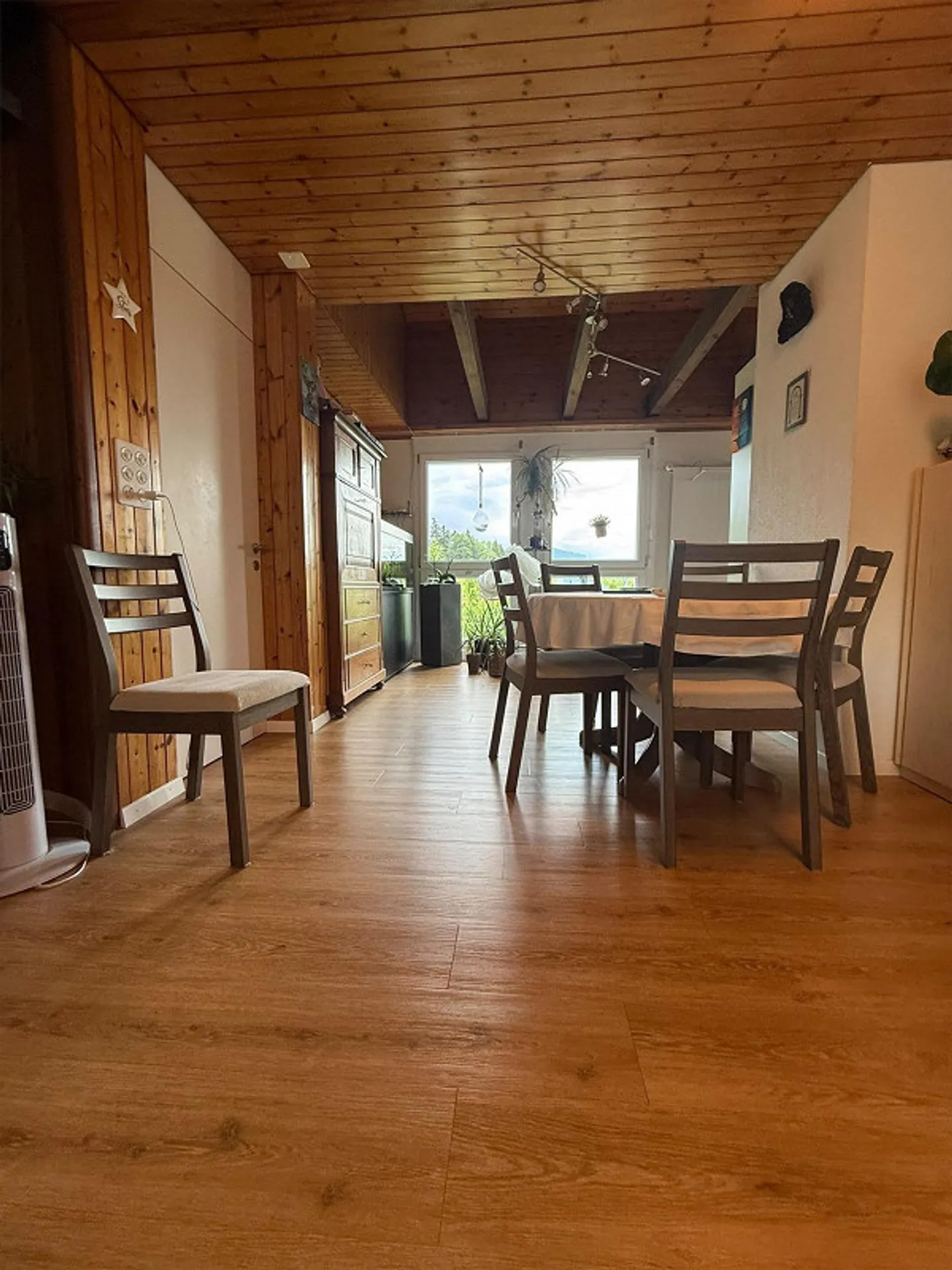 Appartement spacieux de 5,5 pièces dans un emplacement calme à Niederteufen - Photo 3 sur 11