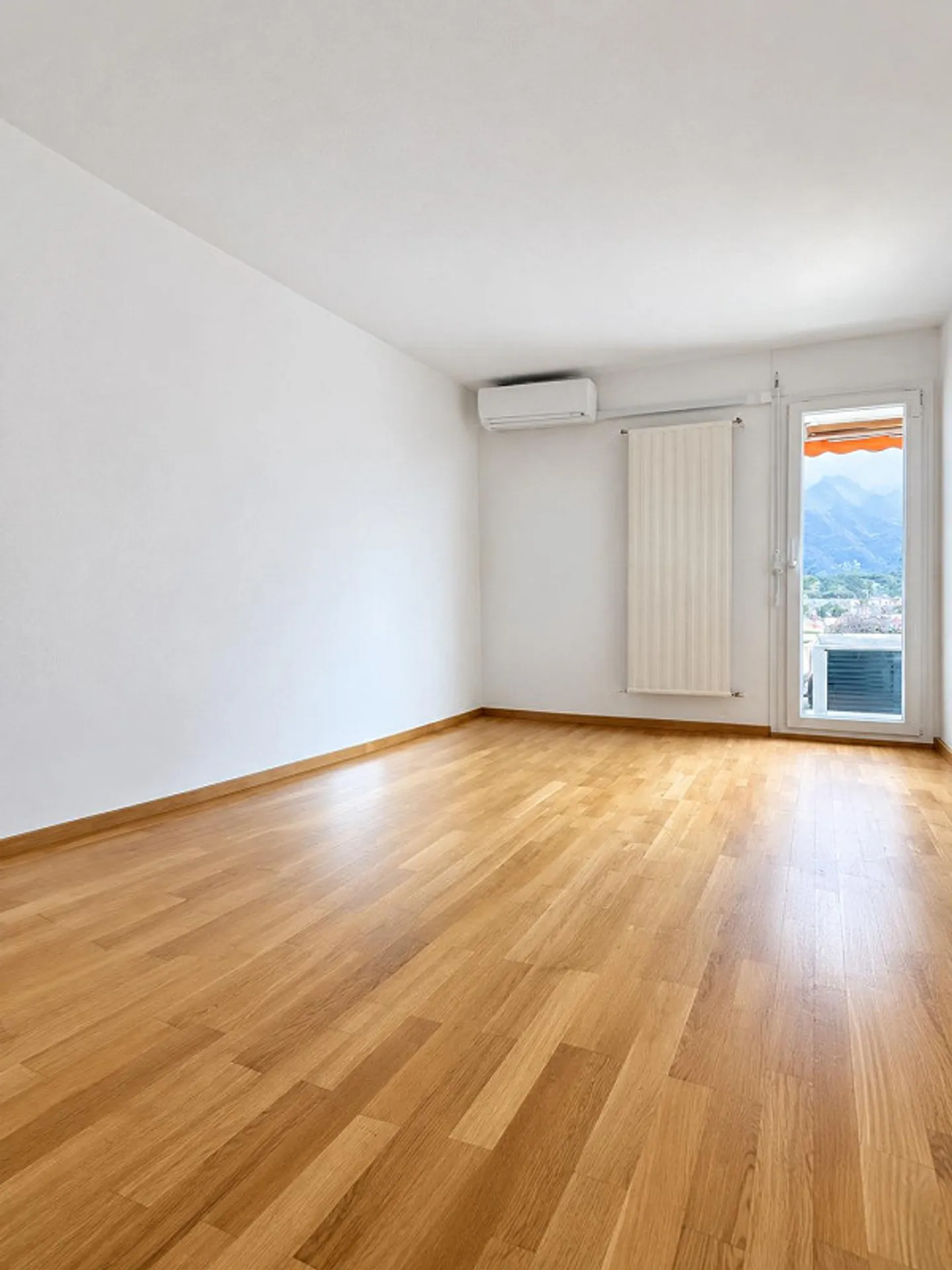 Appartement lumineux avec vue à Lugano - Disponible immédiatement - Photo 4 sur 8