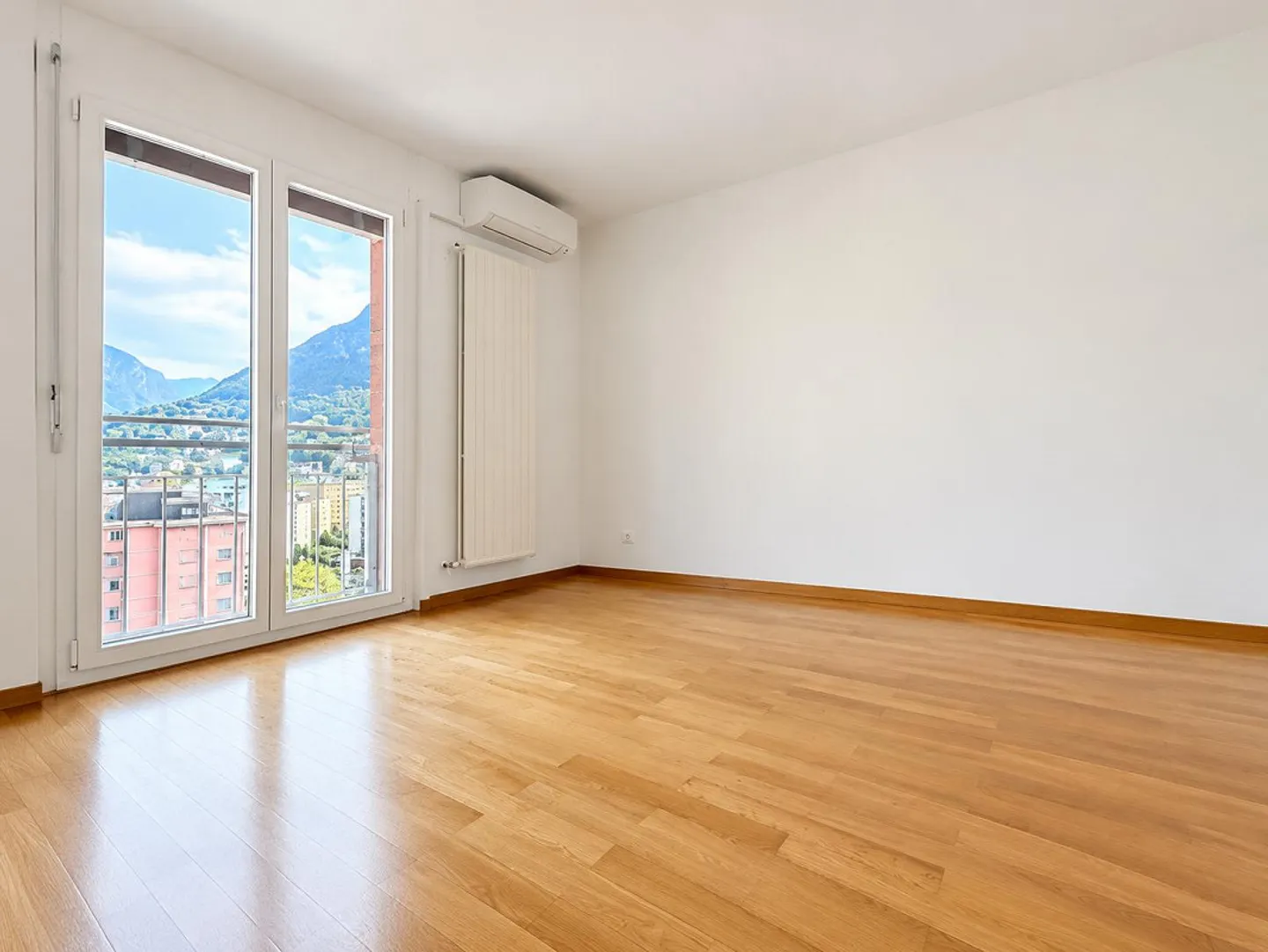 Appartement lumineux avec vue à Lugano - Disponible immédiatement - Photo 6 sur 8