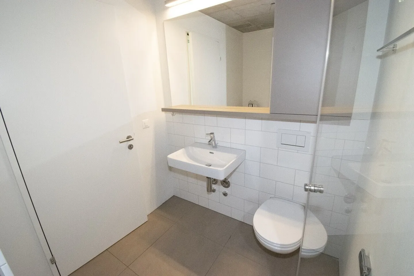 Appartement moderne et lumineux de 1,5 pièce avec machine à laver/sèche-linge combinée - Photo 5 sur 8