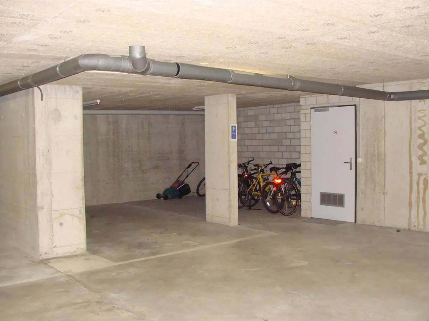 Place de parking à louer - Photo 1 sur 1