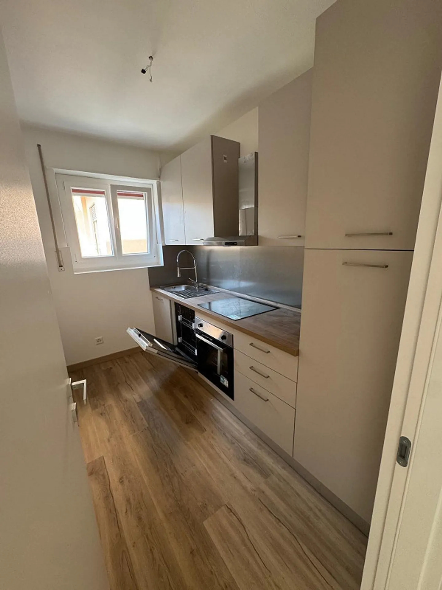 Komfortable 3,5 Zimmer in Cassarate - Foto 1 von 7