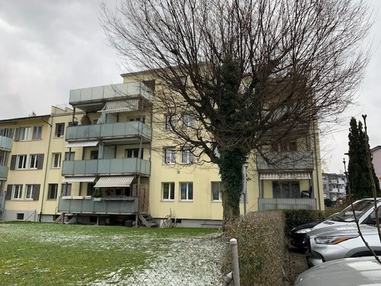 Aussenparkplatz in Dietikon - Foto 1 von 1