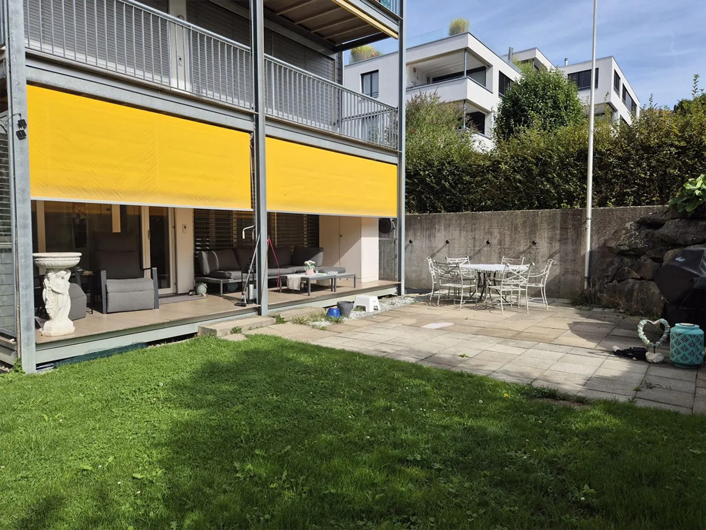 Appartamento duplex ristrutturato 4 1/2 in una comunità per anziani - Foto 2 di 6