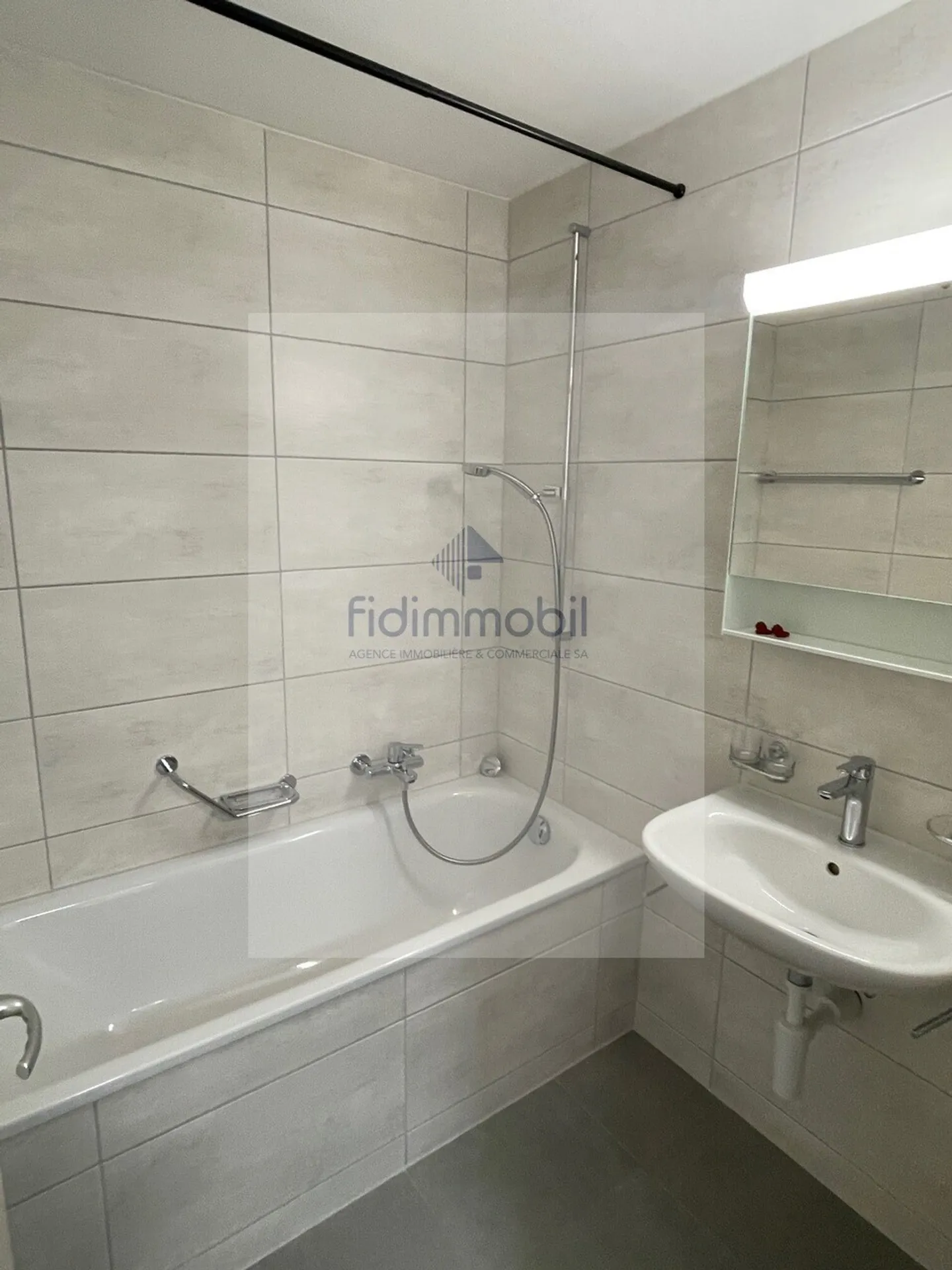 Apartment with 4 rooms in Fontainemelon - Photo 5 of 7