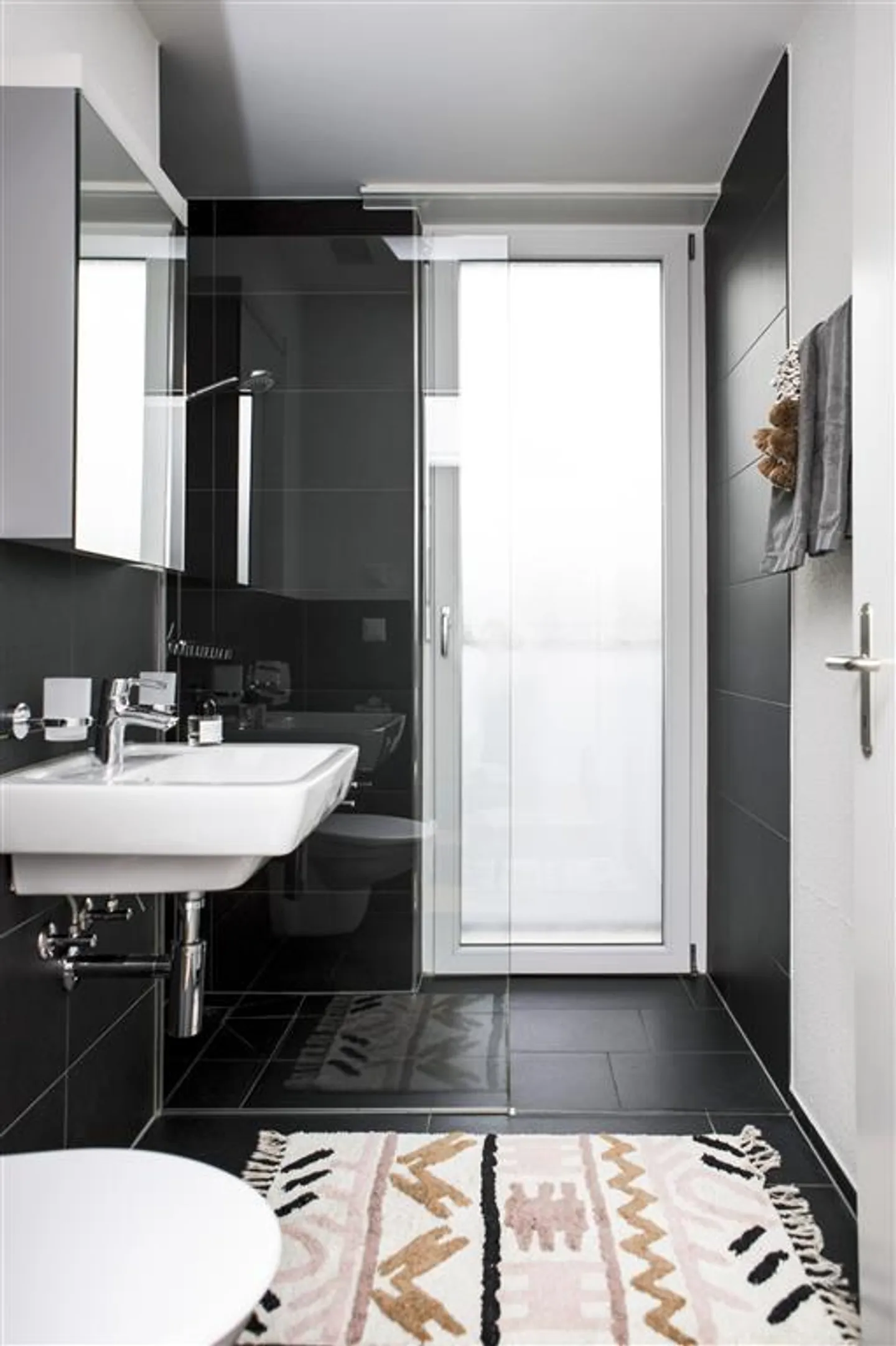 Apartment available for virtual viewing and rent now! - Photo 6 of 10