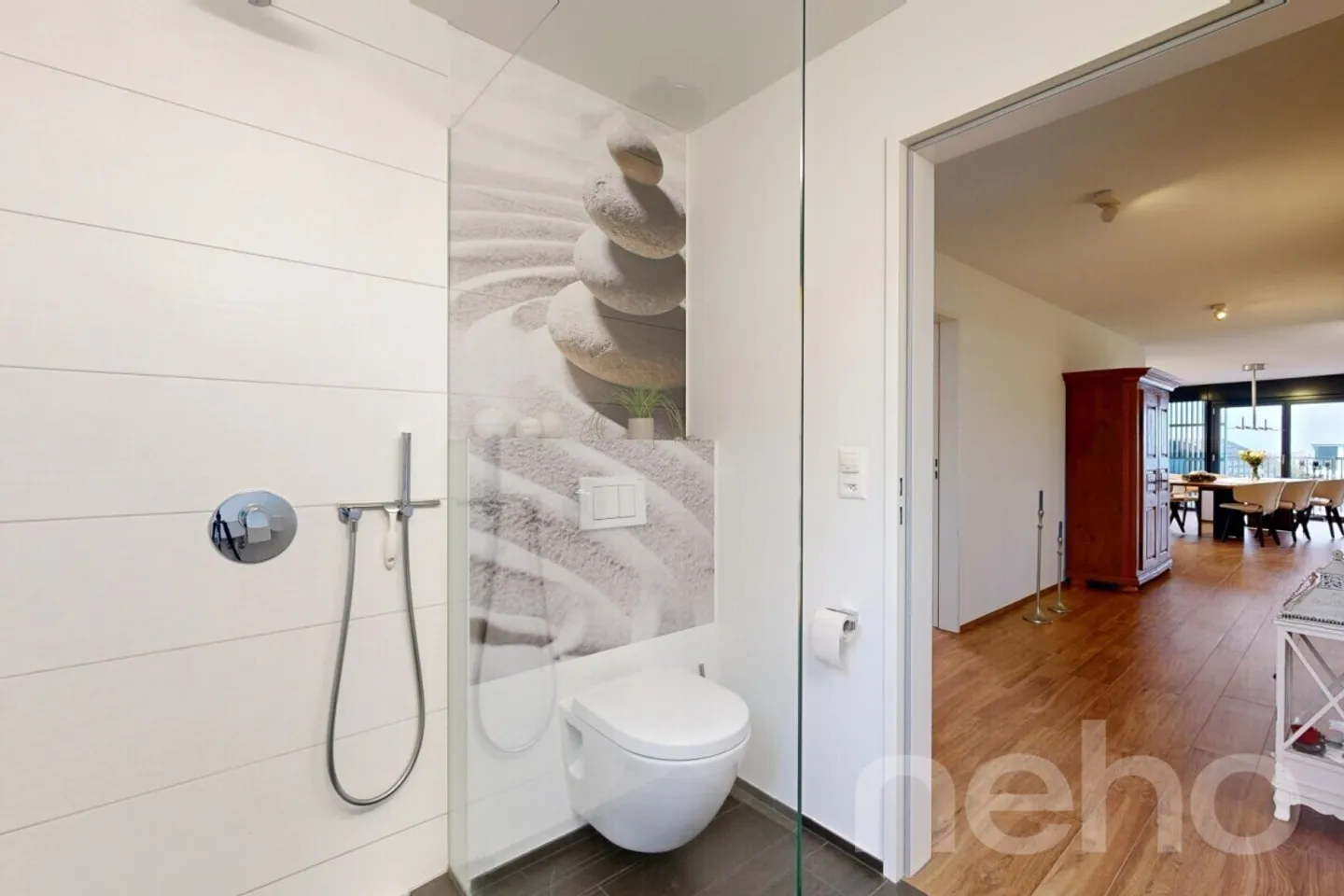 Moderne und grosszügige 4.5-Zimmerwohnung mit Schwedenofen - Foto 9 von 12