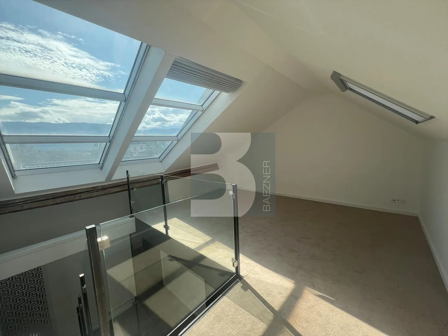 6-room apartment - Photo 1 of 12