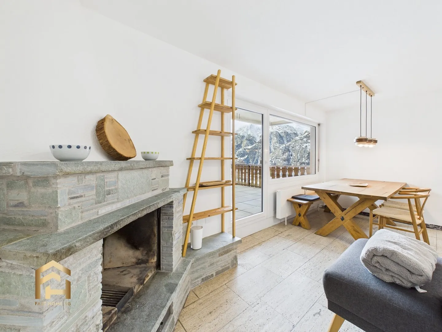 3.5-room apartment in Grächen with stunning balcony & panoramic view - Photo 4 of 13