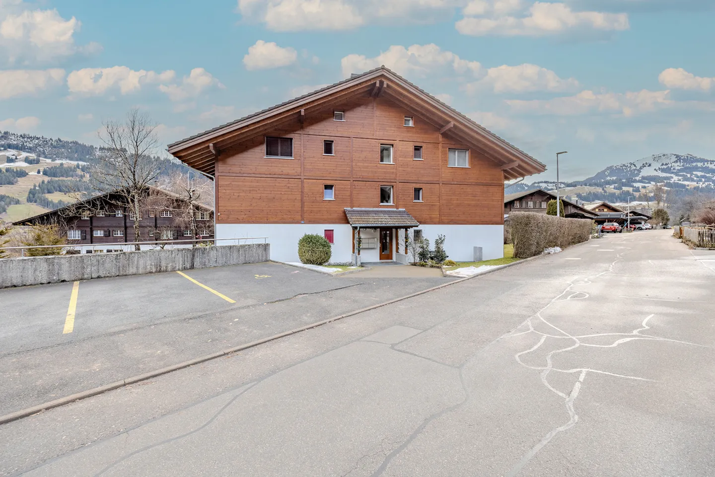 Appartement spacieux et élégant avec une vue magnifique - Photo 2 sur 9