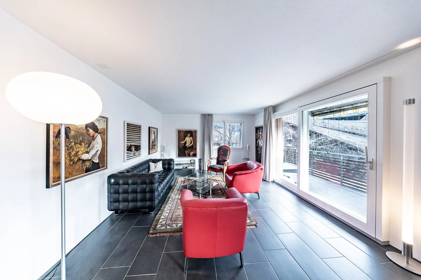 Appartement spacieux et élégant avec une vue magnifique - Photo 3 sur 9