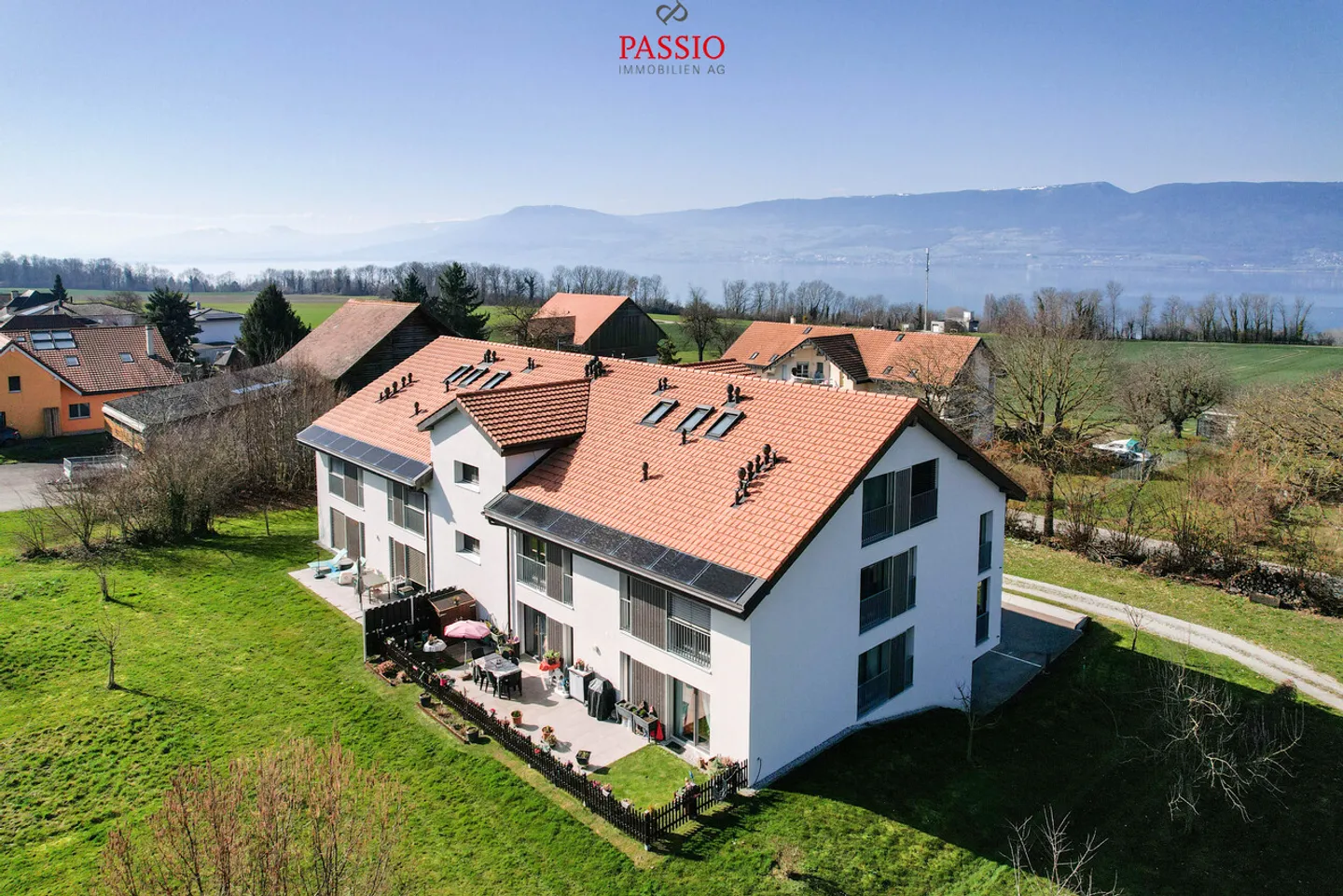 Appartamento 3,5 locali come nuovo con giardino di 180 m² vicino al lago - Foto 3 di 25