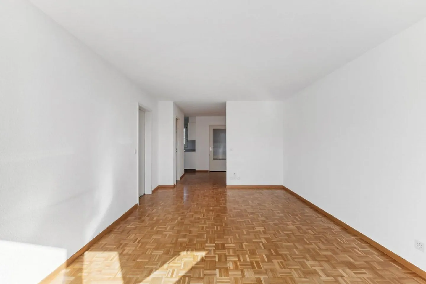 Bel appartement de 2,5 pièces - disponible à partir du 1.10.2025 ! - Photo 3 sur 10