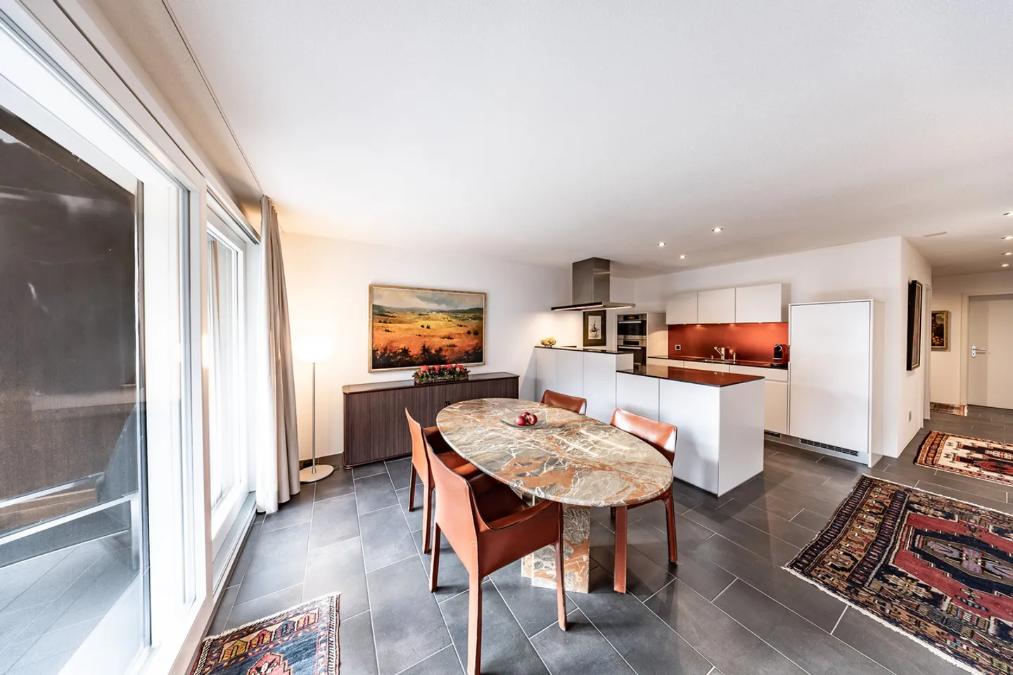 Appartement spacieux et élégant avec une vue magnifique - Photo 1 sur 9