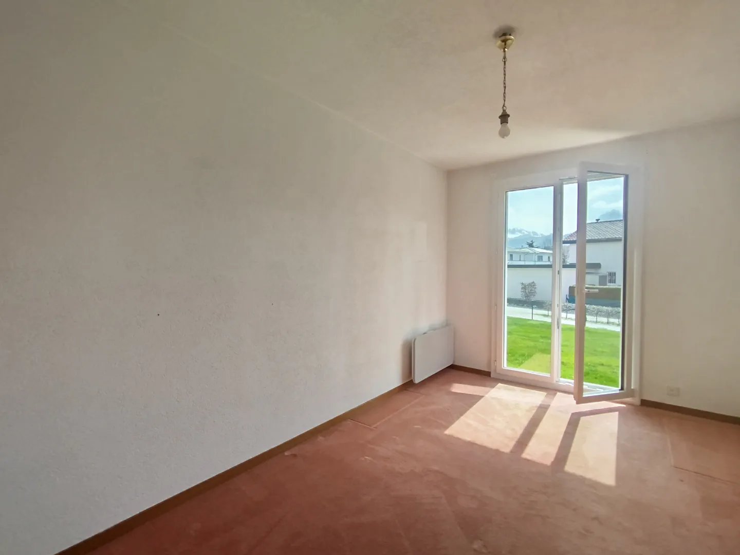 Incantevole Casa Familiare con Giardino - Foto 4 di 6