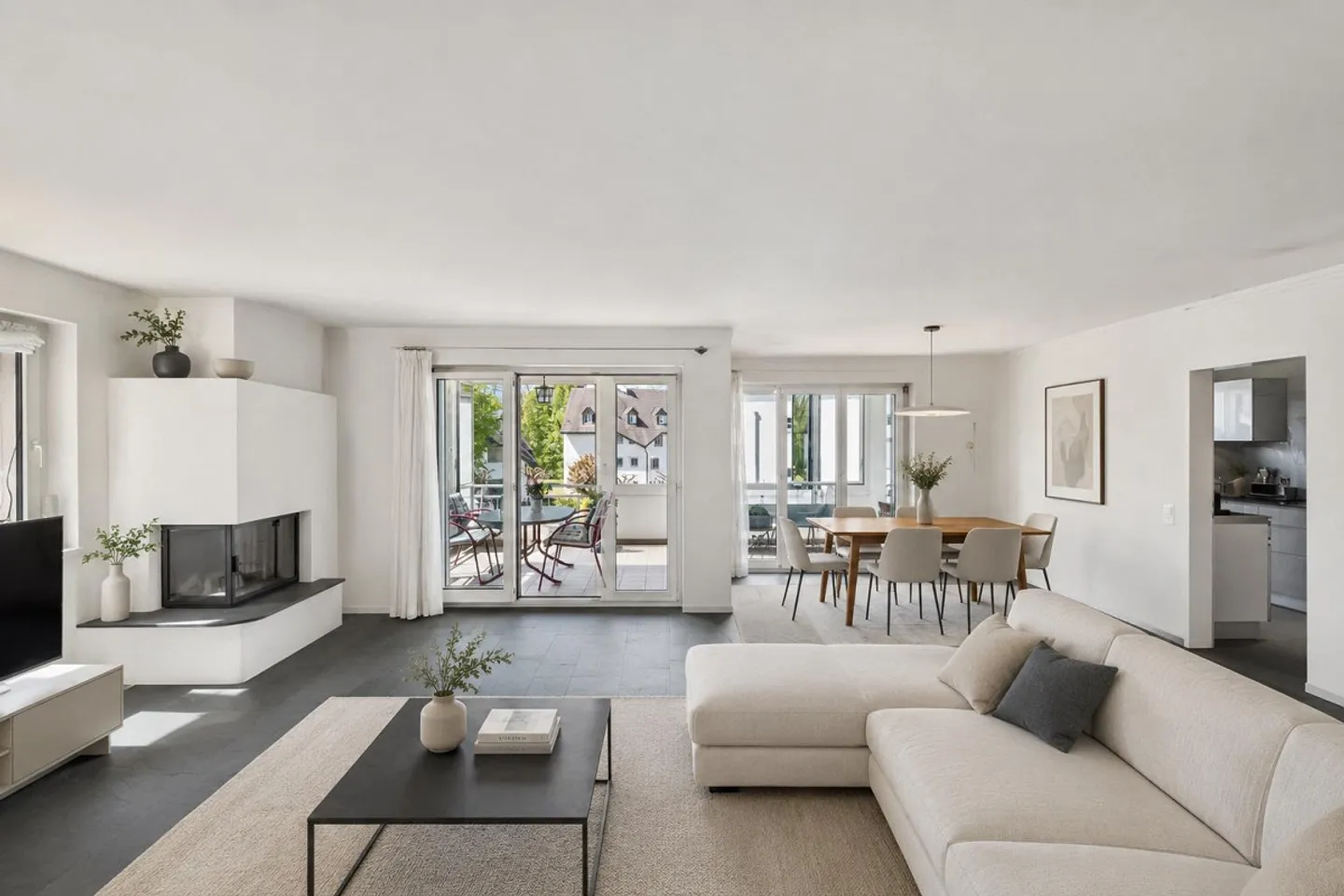 Appartement charmant avec jardin d'hiver dans un quartier bien entretenu - Photo 3 sur 5