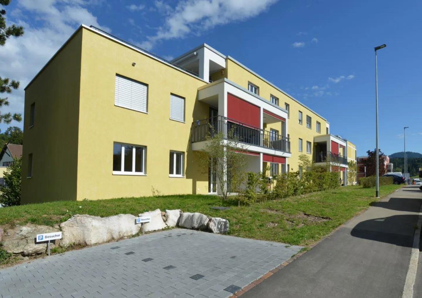 Beautifully renovated apartment in a quiet location - Photo 1 of 7