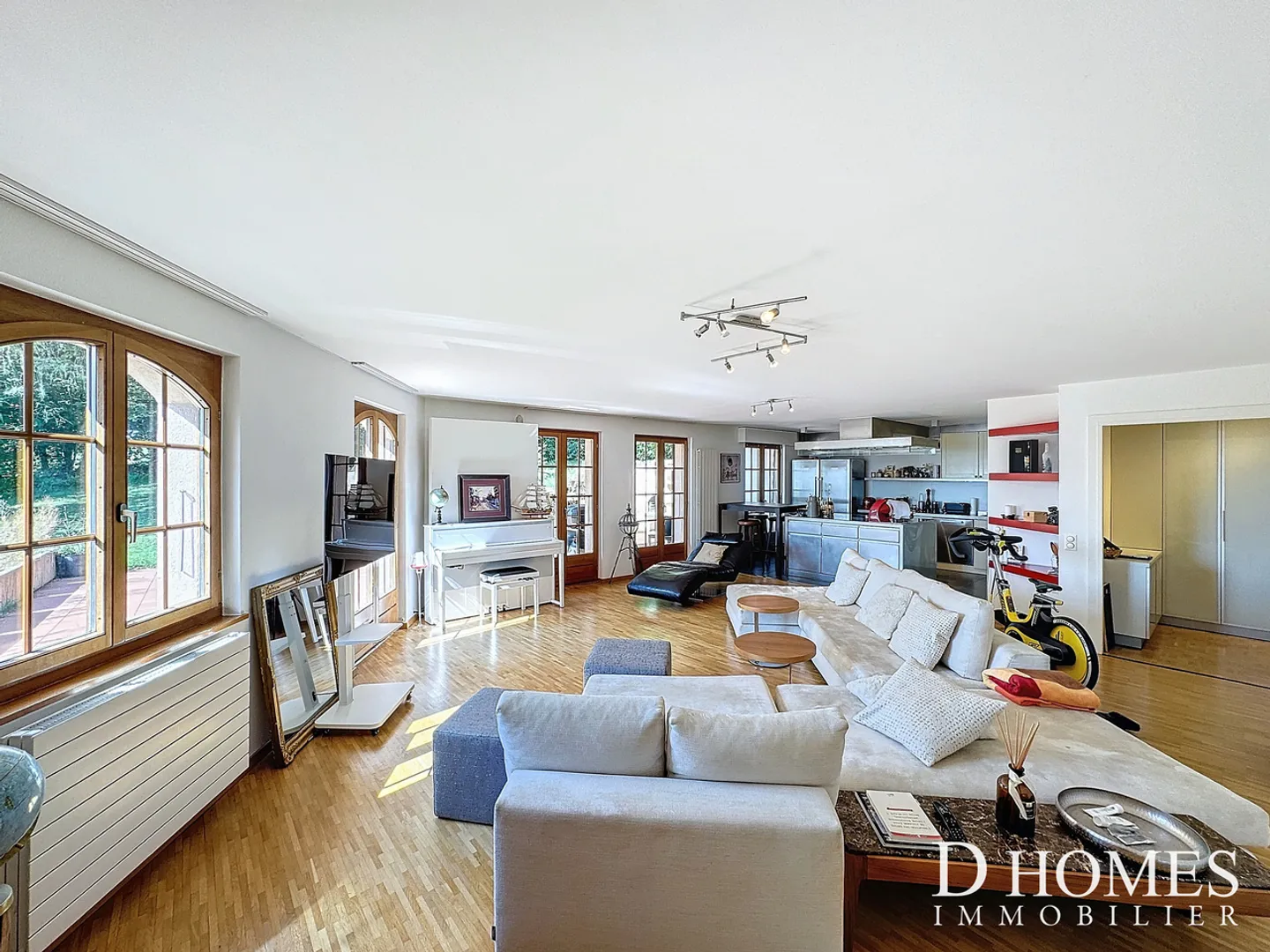 EXKLUSIVITÄT I 5,5-Zimmer-Wohnung mit großer Terrasse und Aussicht - Foto 3 von 13