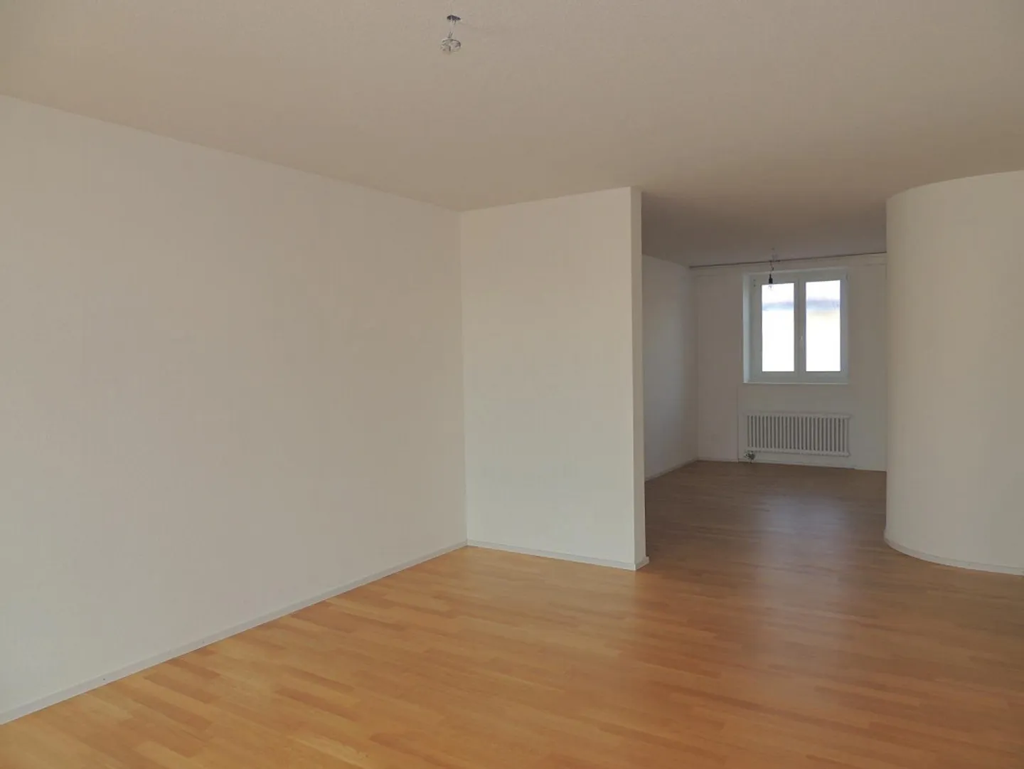 Beautifully renovated apartment in a quiet location - Photo 2 of 7